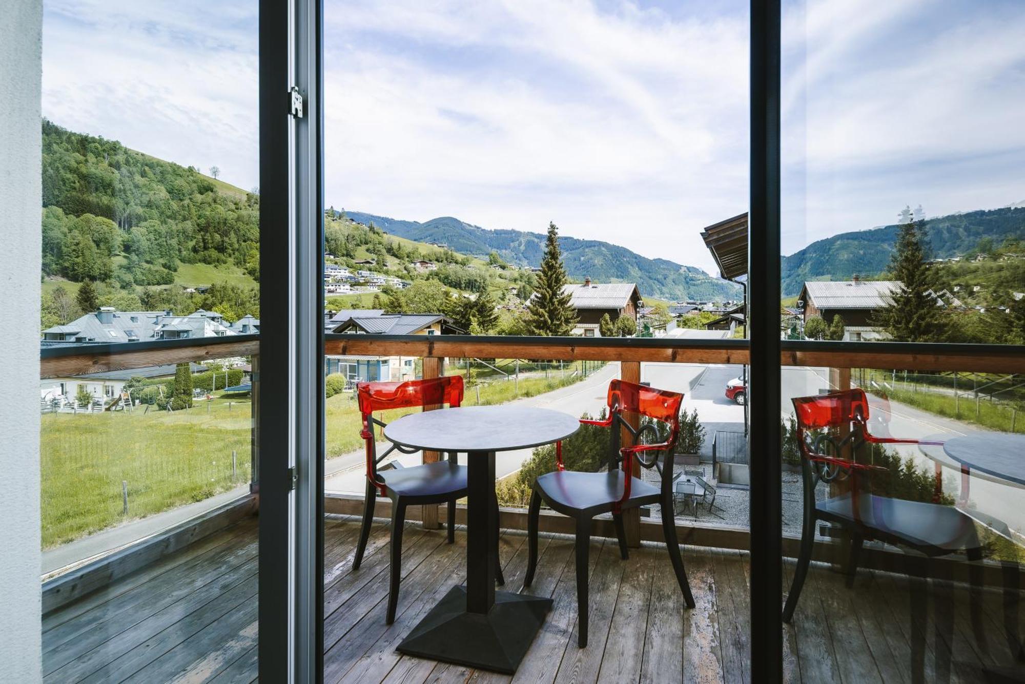 Avenida Panorama Suites Kaprun Exterior foto